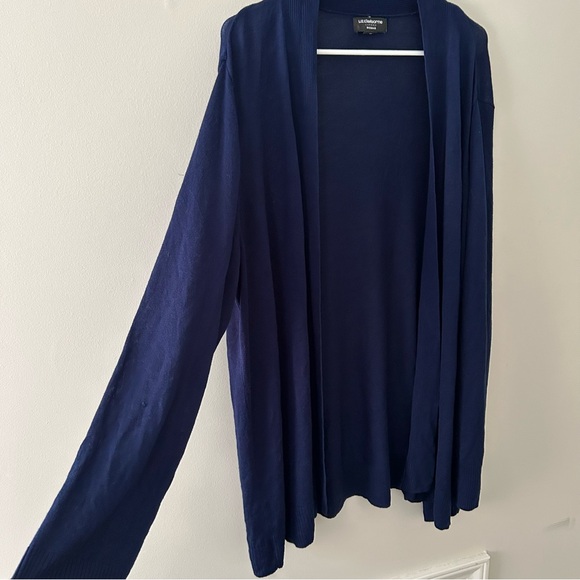 Women’s Liz Claiborne Navy Cardigan - Picture 2 of 4